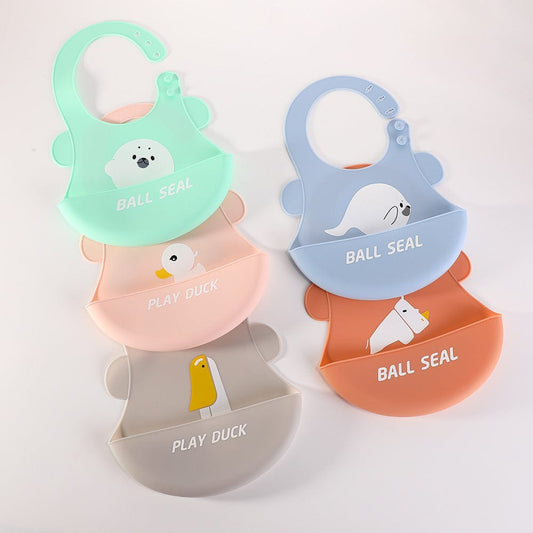 Children's maternal and child supplies mouth towel cartoon baby silicone sweater baby eat waterproof three-dimensional food rice